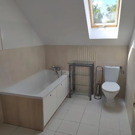 Joanna 홈스테이 코워브제크